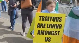 Huge crowds in Ireland march against 300% rise in asylum seekers