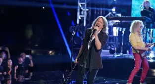 Iconic '70s band lead singer quits live on air during The Voice finale