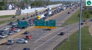 Idiot minivan driver misses exit and causes huge pile-up