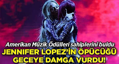 Jennifer Lopez'in Amerikan Müzik Ödülleri'nde Dansçılarla Öpüştü: Performansı Olay Oldu!