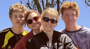 Julia Roberts, 57, shares VERY rare photo with all three of her kids