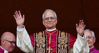 Katolik Dünyasında Bir İlk: Papa 14. Leo, ABD'li Kardinal Prevost Seçildi