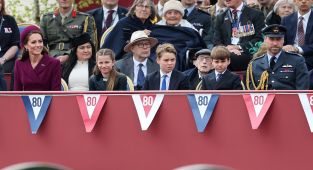 King, Queen, William and Kate's united front for VE Day celebrations
