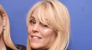 Lindsay Lohan's mom doesn't look like this anymore