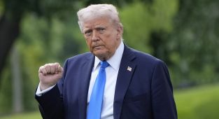 MAGA star hints she was behind Mike Waltz's ouster