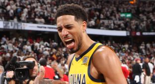 Mahomes and Clark go wild after Haliburton scores stunning game-winner