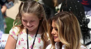 Melania Trump showcases her maternal side as she entertains kids
