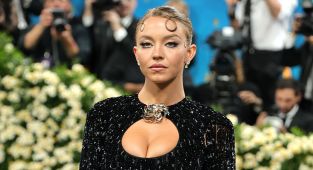 Met Gala 2025: Best dressed stars arrive on the red carpet