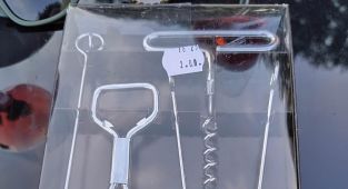 Metal tool leaves internet baffled, but has a simple explanation