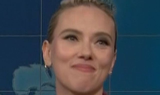 Michael Che apologizes to Scarlett Johansson for THAT vulgar joke