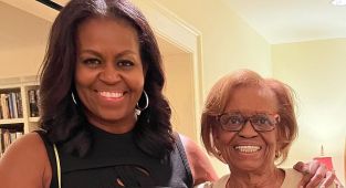 Michelle Obama reflects on first Mother's Day since her mom's death