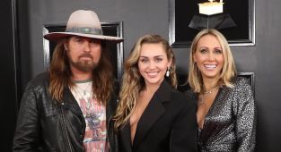 Miley Cyrus breaks silence on feud with parents Tish and Billy Ray