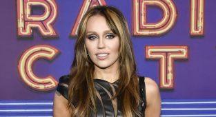 Miley Cyrus says ICU doctor called her 'disgusting' after infection