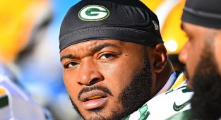 NFL star caught up in strip-club altercation in police footage