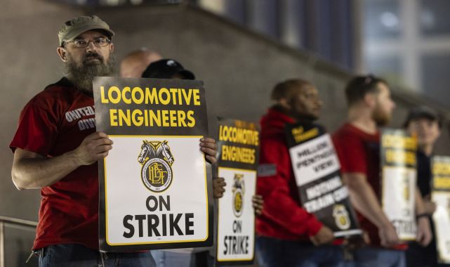 NJ Transit workers go on strike after wage increase talks stall