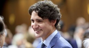 Outrage at Justin Trudeau's VERY unorthodox outfit for royal visit