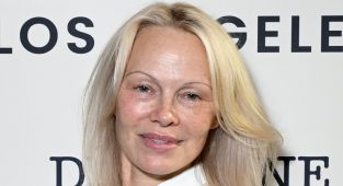 Pamela Anderson RETURNS to signature 90s glam makeup