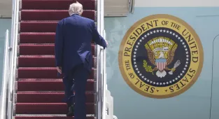 Past presidents turned down lions, horses, jewels - can Trump accept a jet?