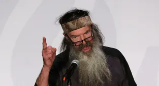 Phil Robertson dead at 79: Duck Dynasty star passes away