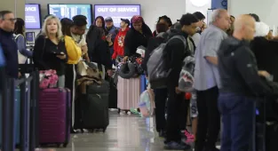 Pilot warns Americans about 'disaster' airport ahead of Memorial Day