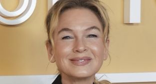 Renee Zellweger debuts shock new look on set