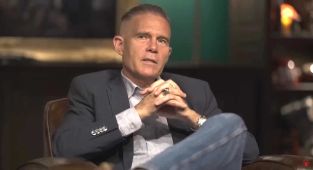 Retired general issues terrifying warning about China mining the moon