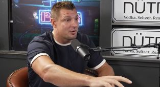 Rob Gronkowski names Patriots star who used to masturbate in meetings