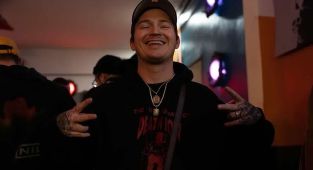 Rock singer dead at 32 as band release heartbreaking tribute