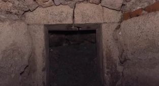 Room sealed up for 300 years is finally accessed by archaeologists