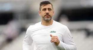 Saints should sign Rodgers after Carr retirement, claims ex-NFL star