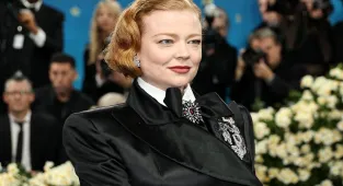Sarah Snook looks regal in dramatic cape as she attends the Met Gala