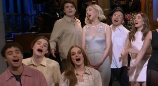 Saturday Night Live viewers convinced two cast members secretly dating