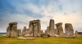 Schools teach pupils that Stonehenge was built by black people
