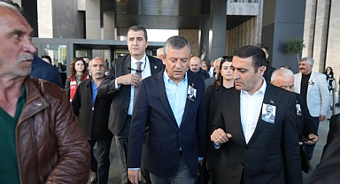 Sırrı Süreyya Önder’in cenazesinde Özgür Özel’e şok saldırı: Saldırganın evlat katili olduğu ortaya çıktı
