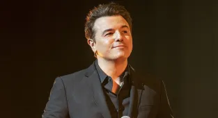 Snow White faces fresh embarrassment with Seth MacFarlane dig
