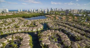 Southern state residents 'desperate to escape' but can't unload homes