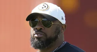 Steelers linked with sensational trade move amid Rodgers standoff
