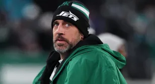 Steelers' plan B revealed if never-ending Aaron Rodgers pursuit fails