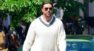 Superstar unrecognizable with English cricket-style look in New York