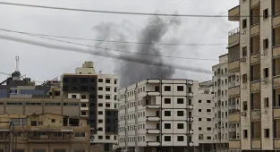 Syria threatens to erupt as Israel bombs pro-government forces