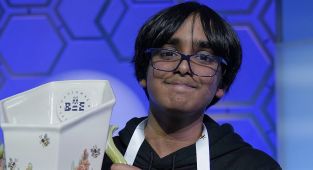 Texas seventh-grader wins National Spelling Bee after dramatic twist