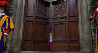 The conclave begins: 133 cardinals enter the Sistine Chapel