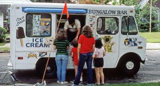 The great American ice cream truck is roaring back with desserts