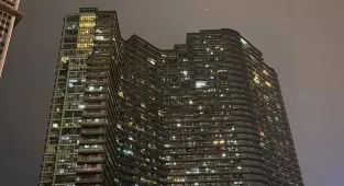 The nightmarish Chinese 'mega-town' with 20,000 crammed into one block