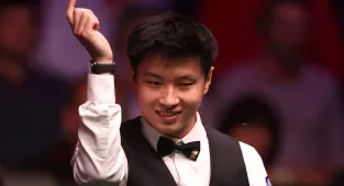 The scandal-hit Chinese 'amateur' who made snooker history
