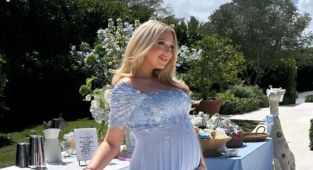 Tiffany Trump gives birth to baby boy