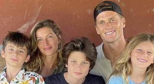 Tom Brady sends message to ex-wife Gisele Bundchen on Mother's Day