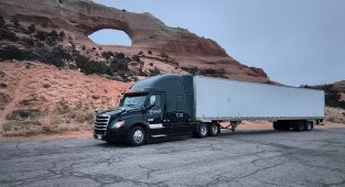 Trucking company declares bankruptcy