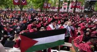 Trump administration to cut remaining US federal contracts with Harvard