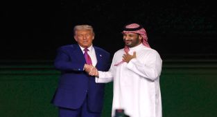 Trump announces surprise end to Syria sanctions